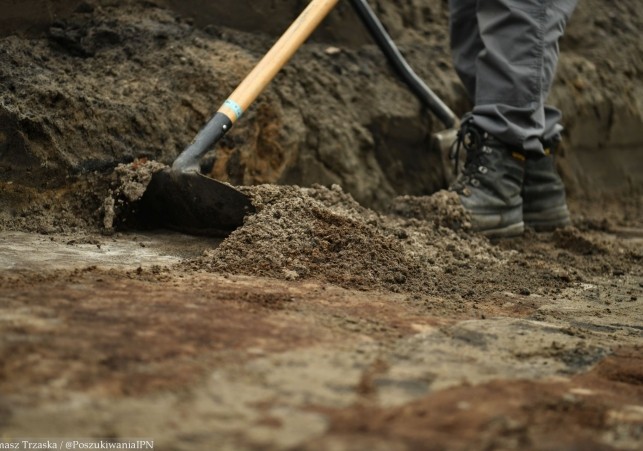 zbiorowe pochowki w rembertowie