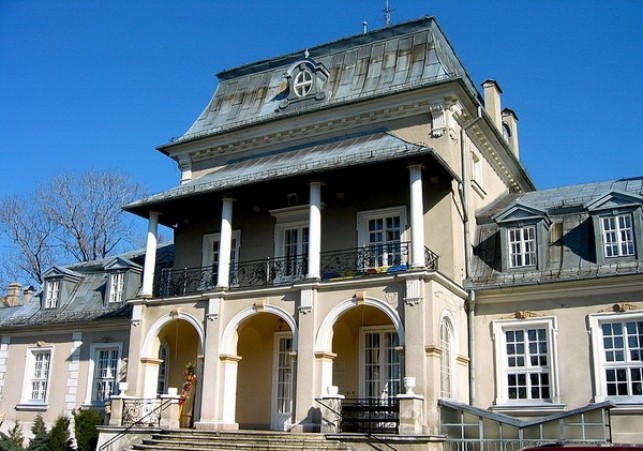 Plaza palac starzenskich