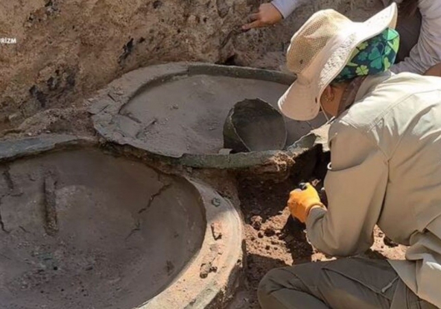 odkrycia na zamku Ayanis